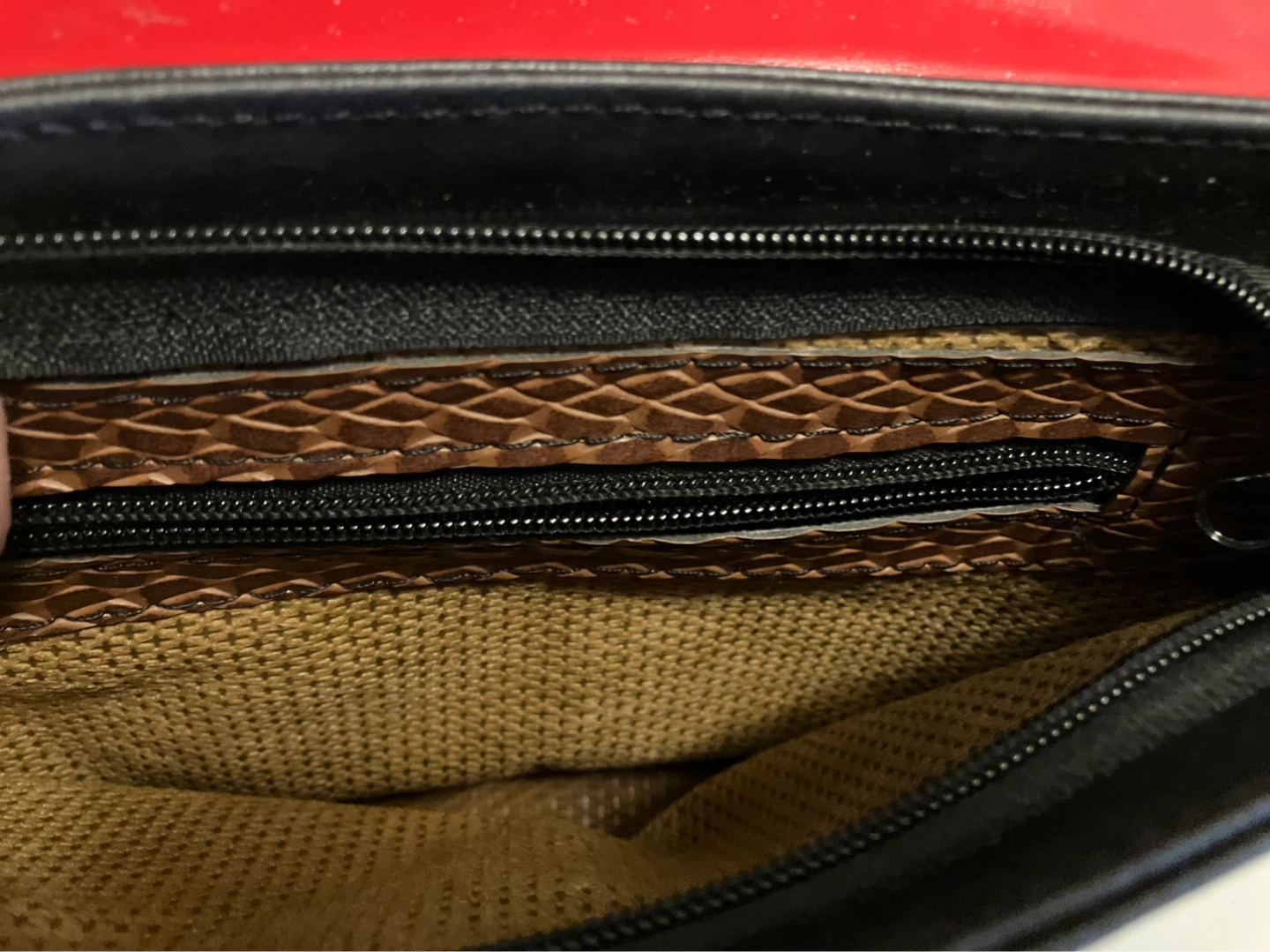 Black and Red Shoulder Bag - photo 3