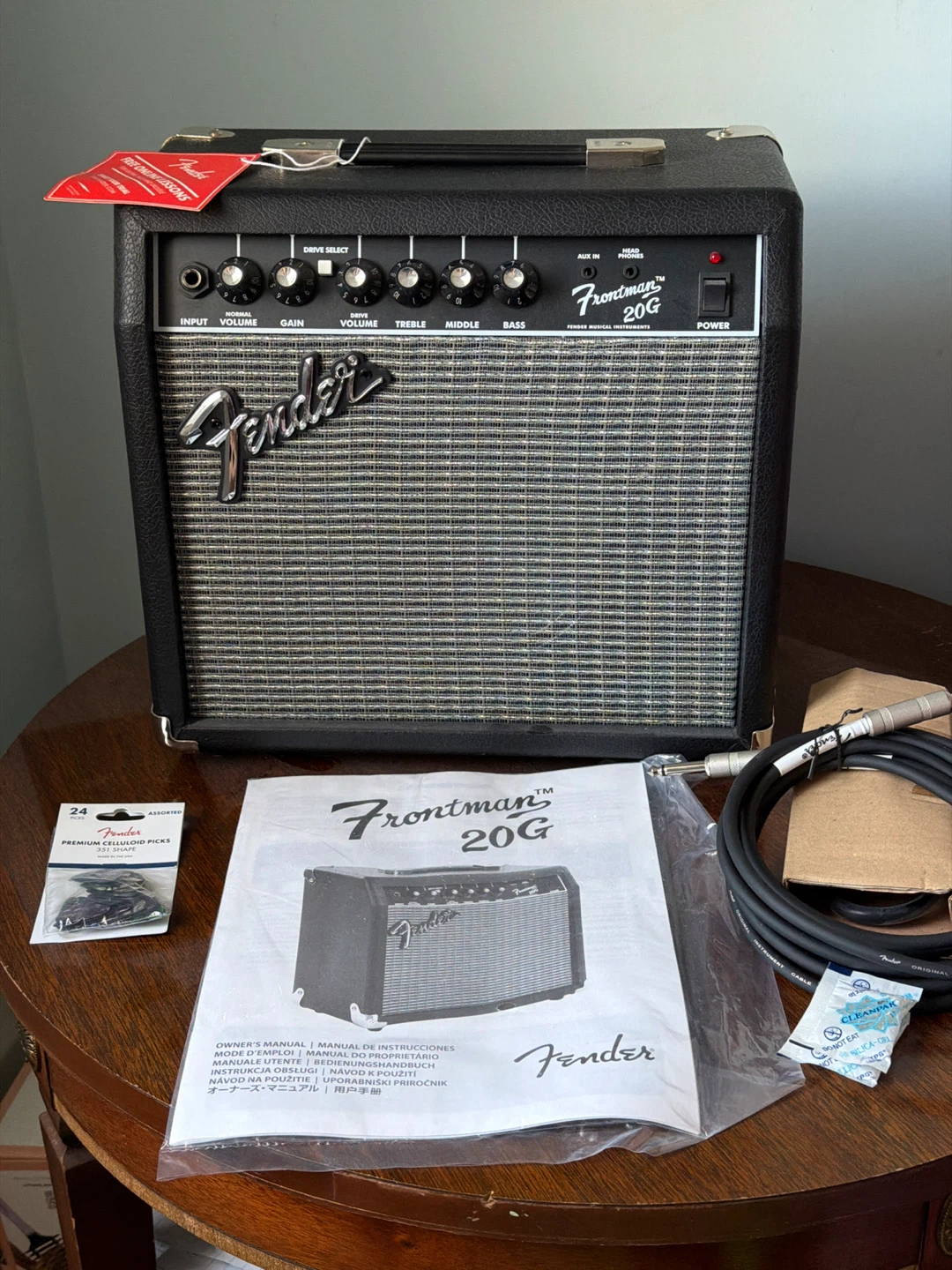 Fender Frontman 20G Guitar Amplifier with Accessories