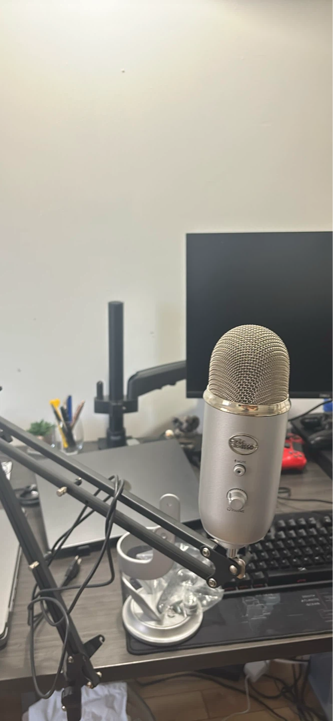 Blue USB Microphone with stand