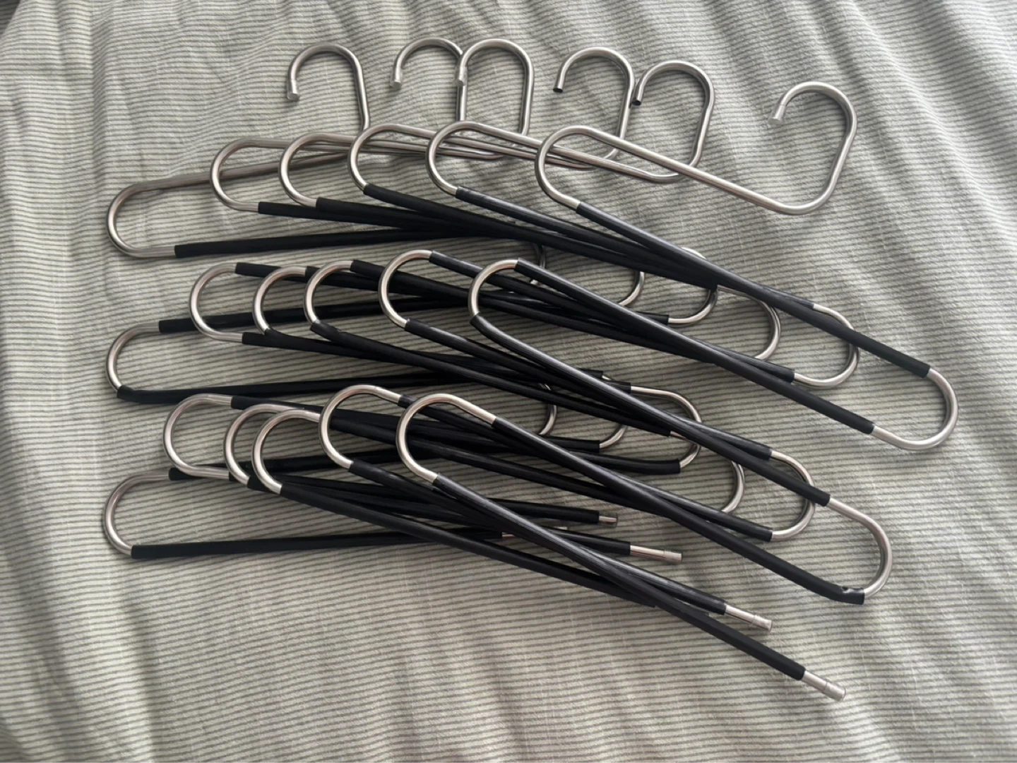 6 Pack Black S-Type Clothes Hangers