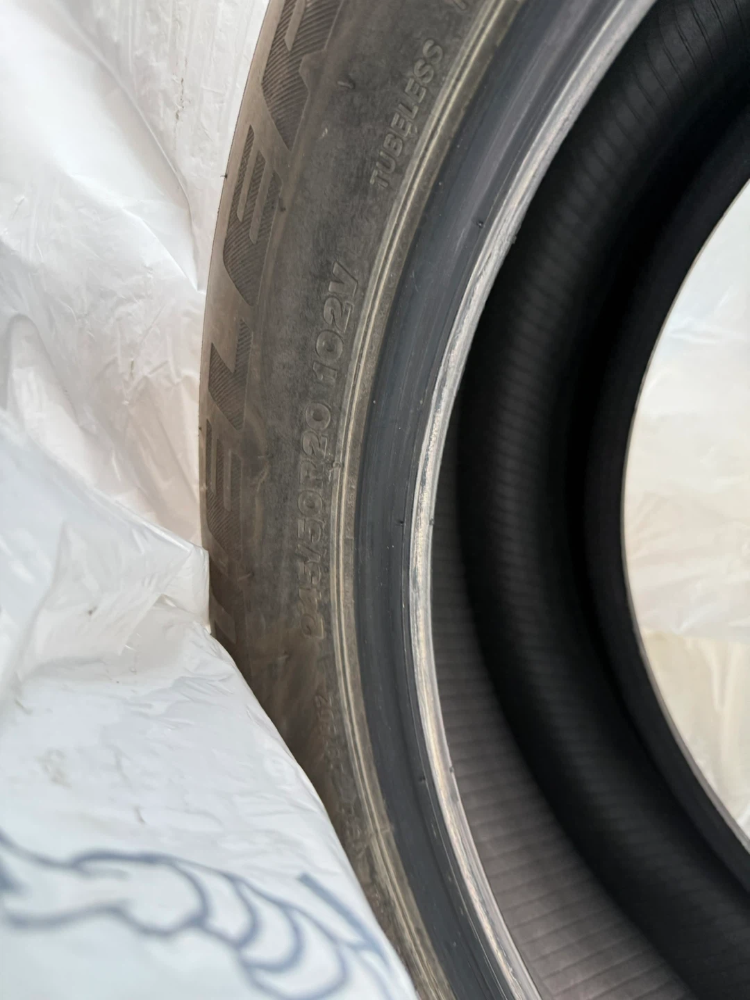 Bridgestone Tubeless Tire 245/50R20 102V - photo 3
