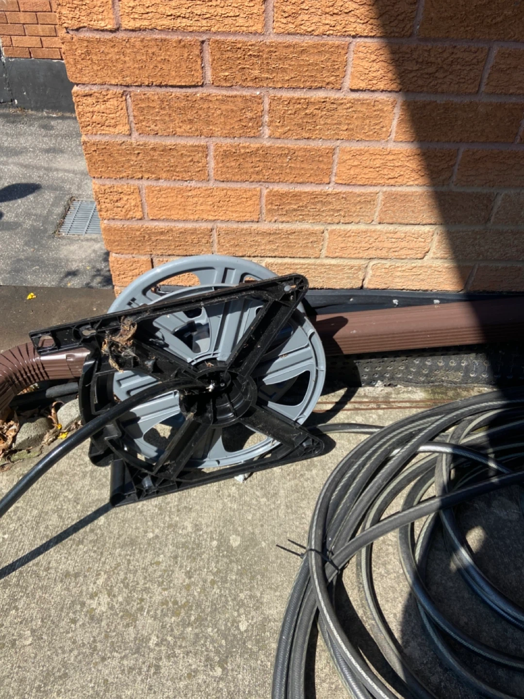 2 50ft Hoses and Hose Reel - photo 4