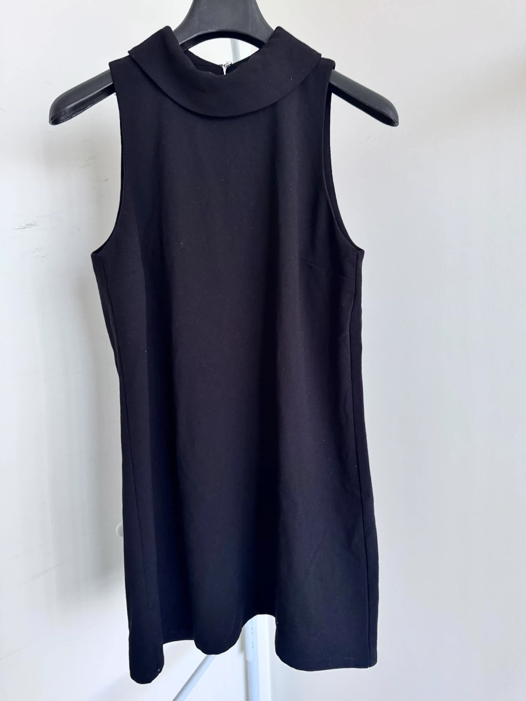 Forever 21 Black Sleeveless Dress Size S