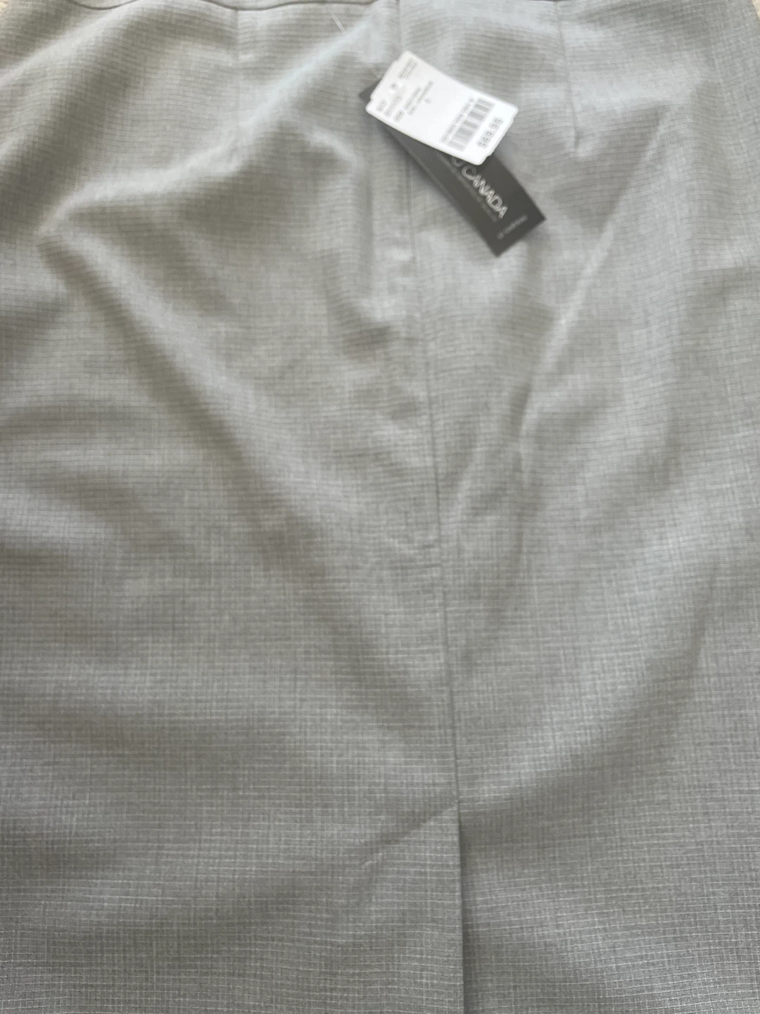 Brand New LE CHATEAU Grey Pencil Skirt - Size 2 - photo 3