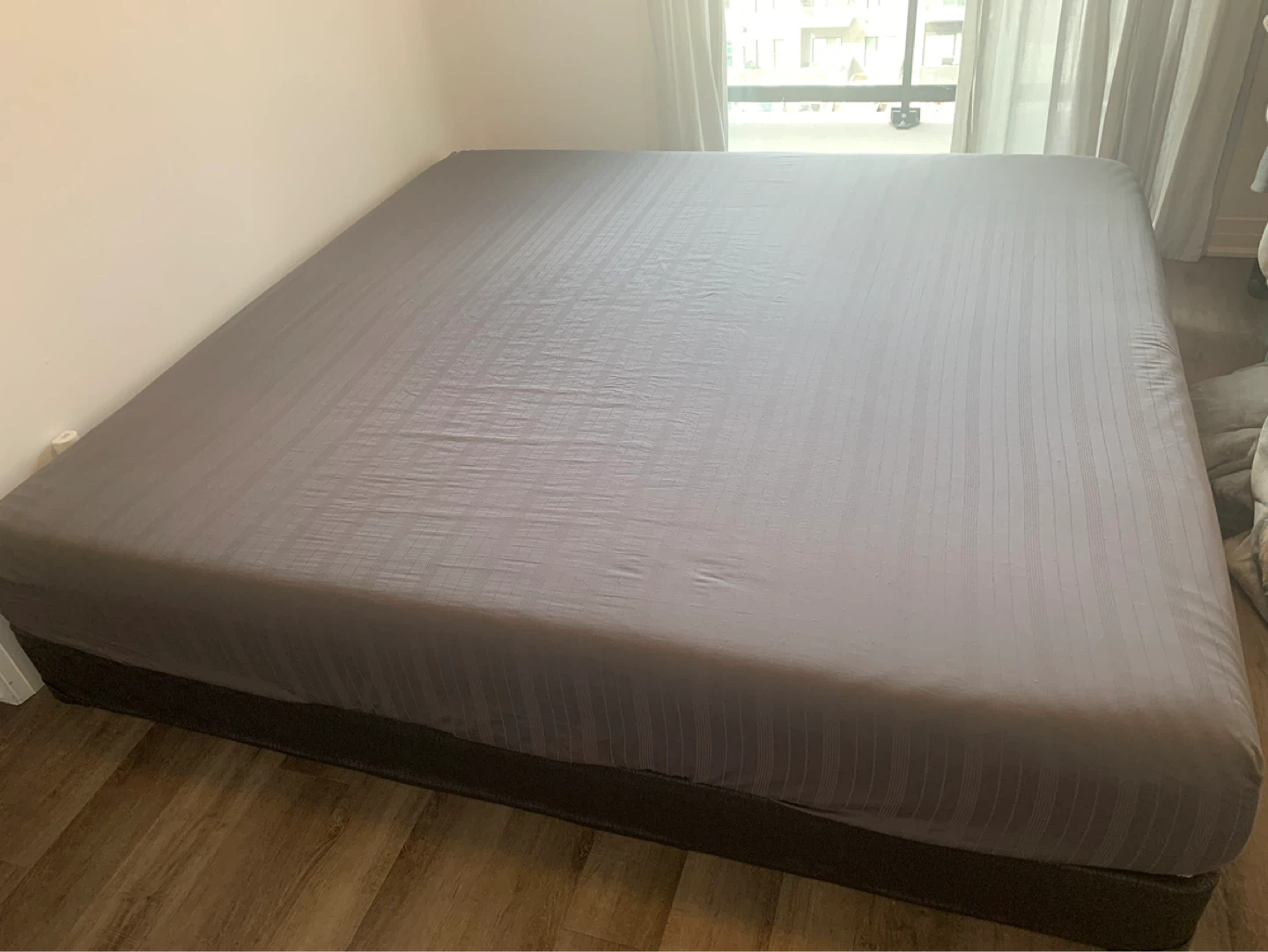 Queen Size Mattress with spring box - photo 2