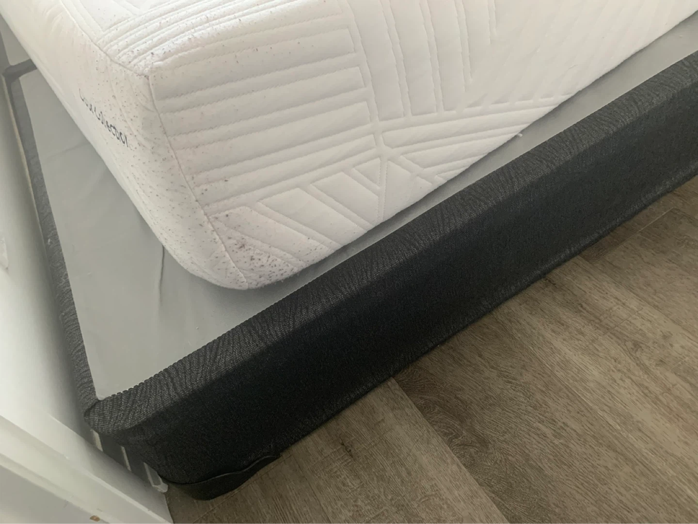 Queen Size Mattress with spring box - photo 3