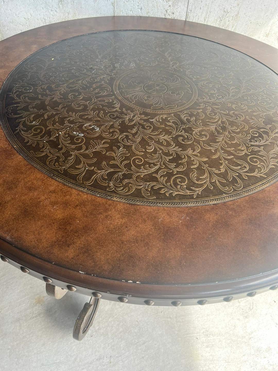 Set of two Round Coffee Tables with Ornate Inlay - photo 3