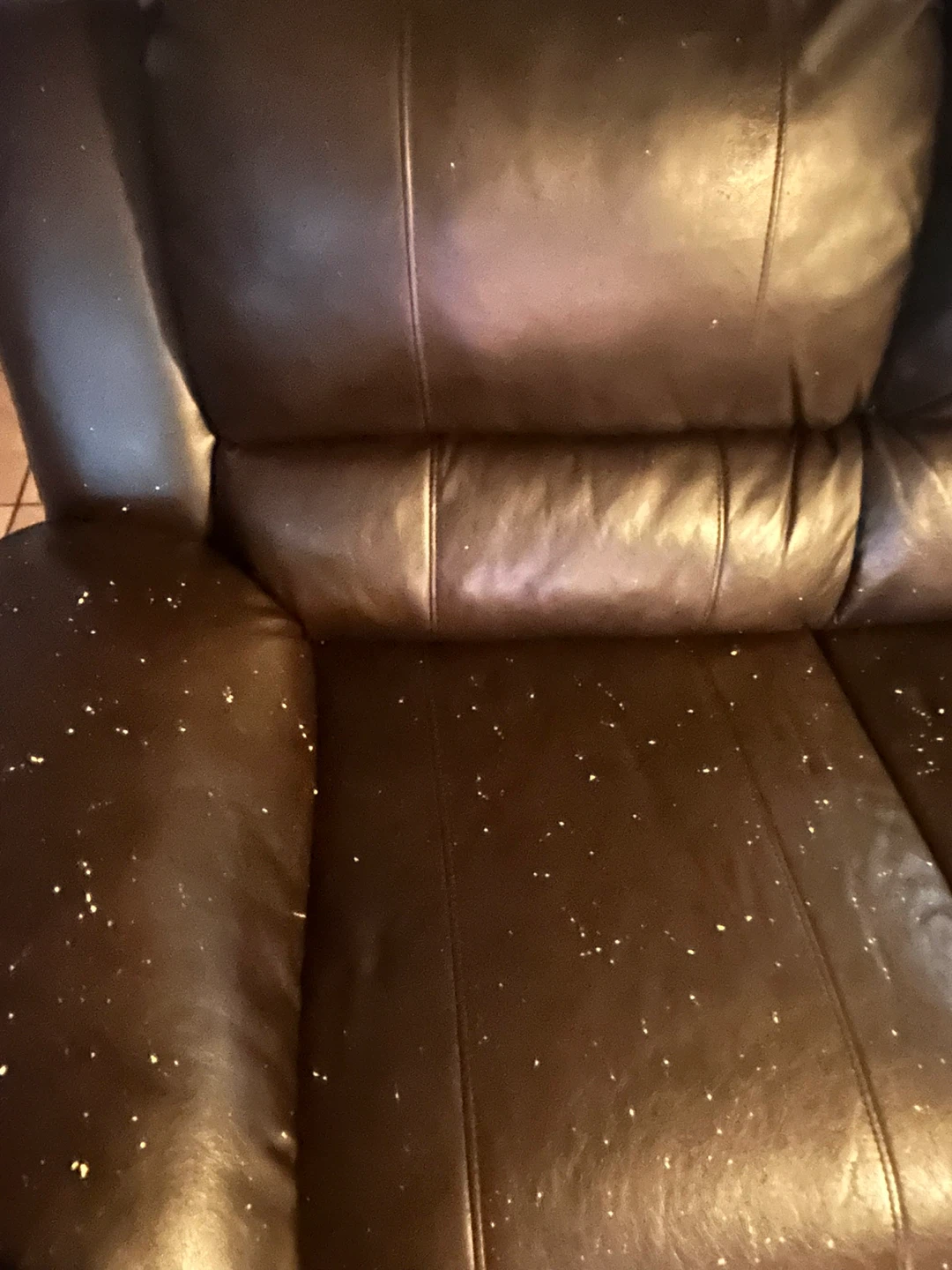 Recliner couch - photo 3