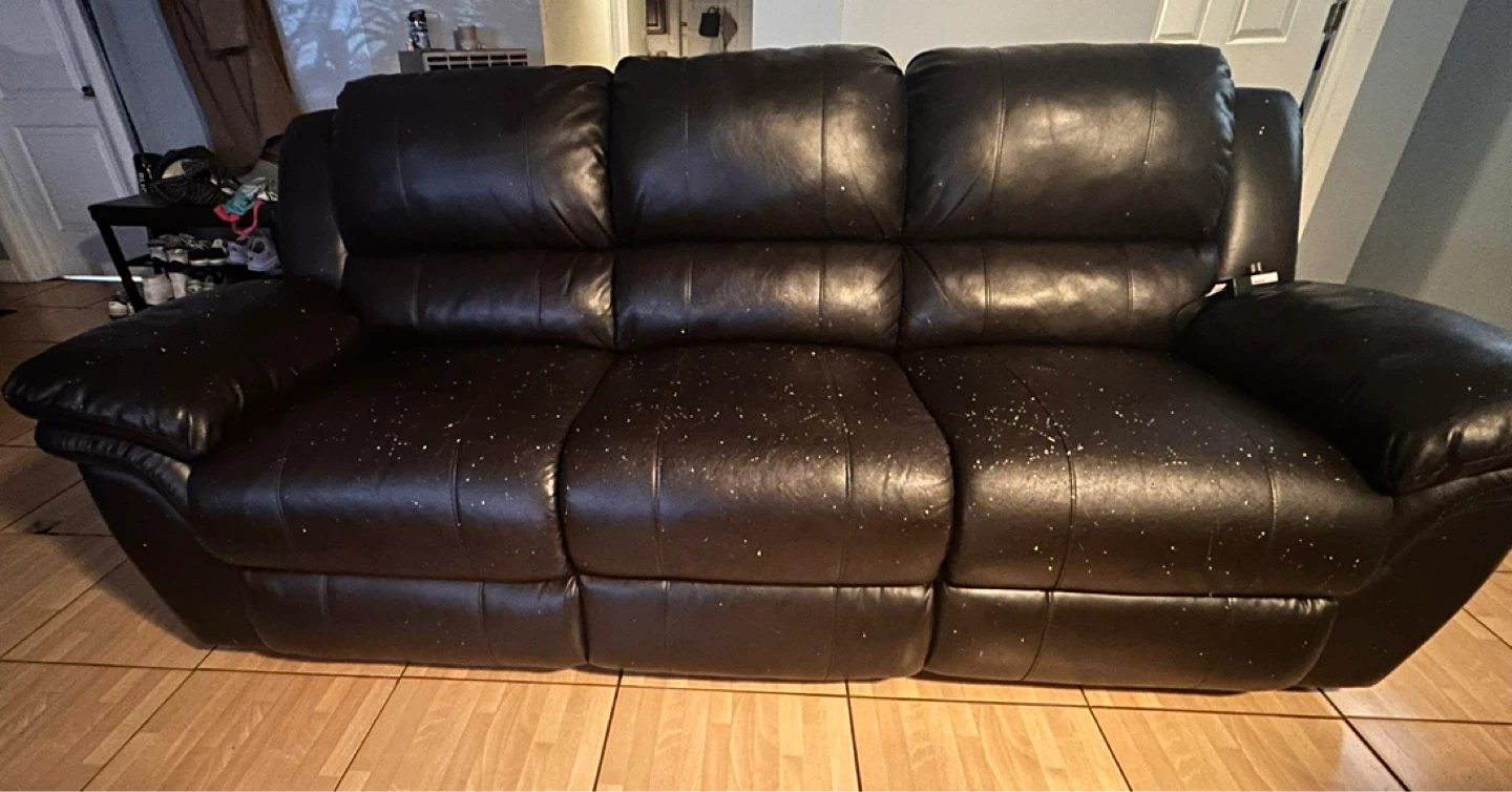 Recliner couch - photo 2