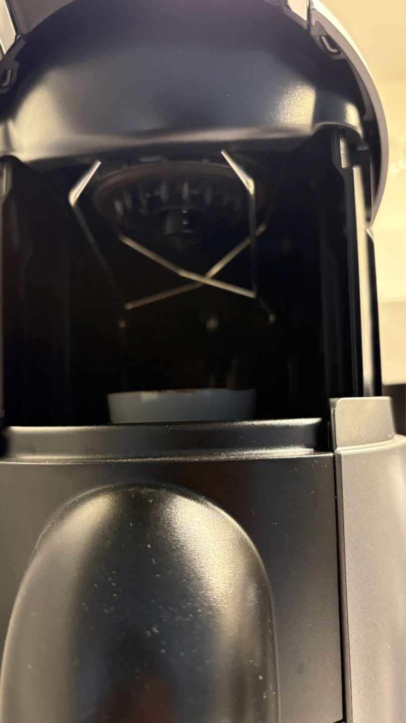 Nespresso VertuoPlus Coffee Machine - photo 3