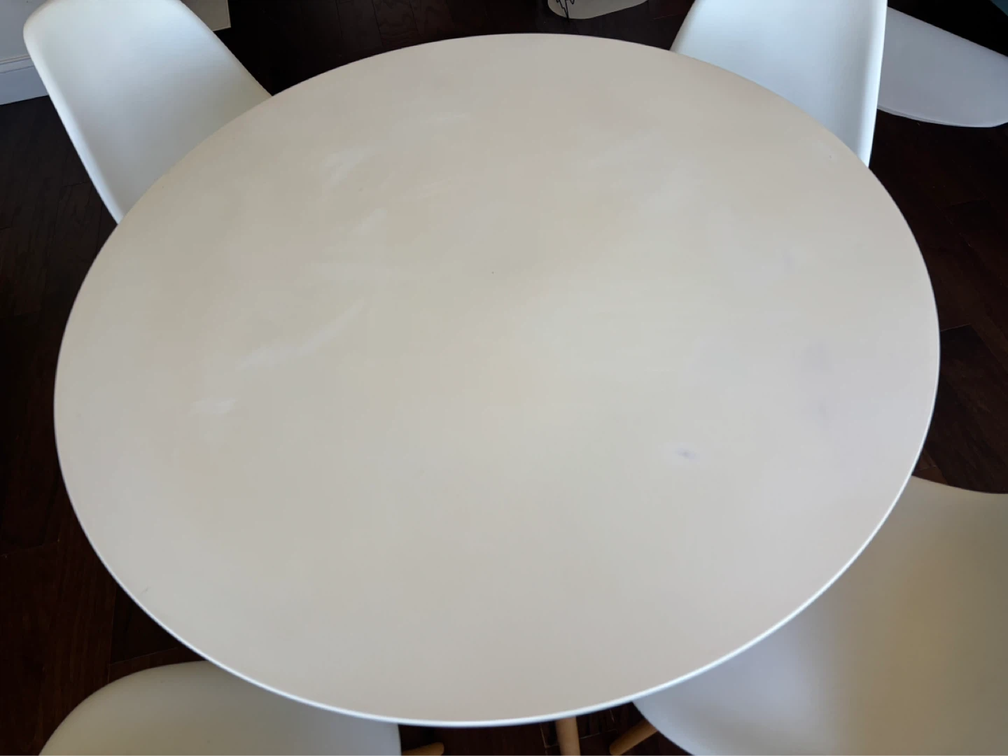 Round White Dining Table with Wooden Legs - photo 3