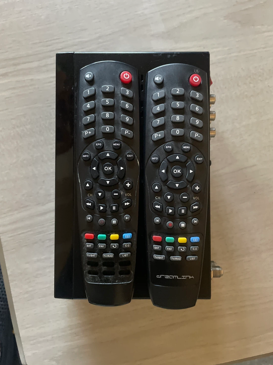 Dreamlink T4 Satellite Receiver with Remote - photo 2