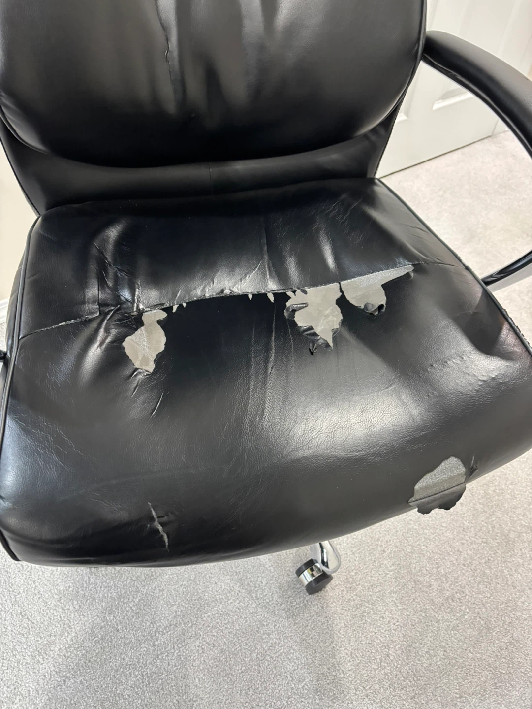 FREE OFFICE CHAIR - photo 2