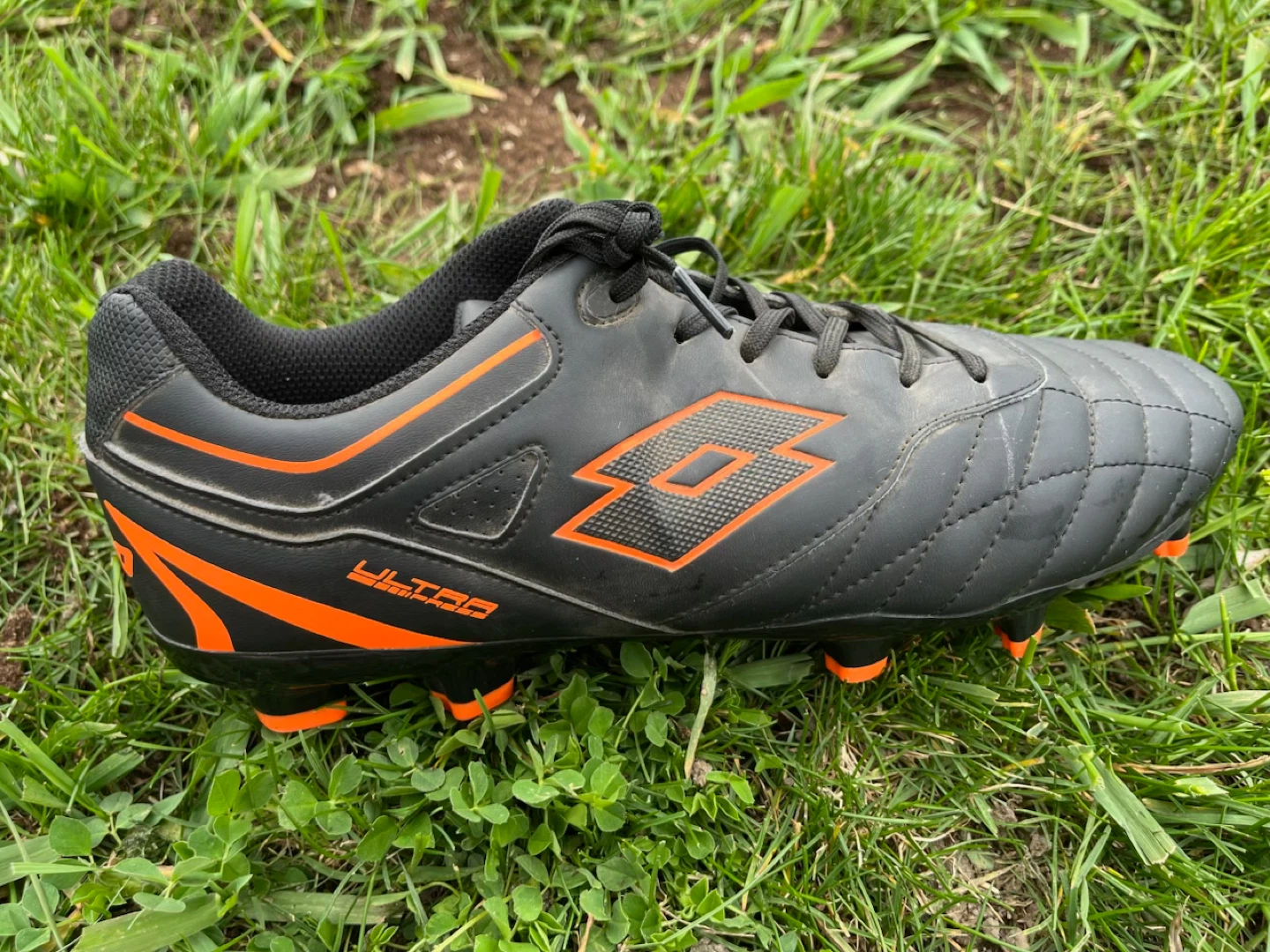 Lotto Ultrasport Soccer Cleats. Size 9.5/ 10.5.