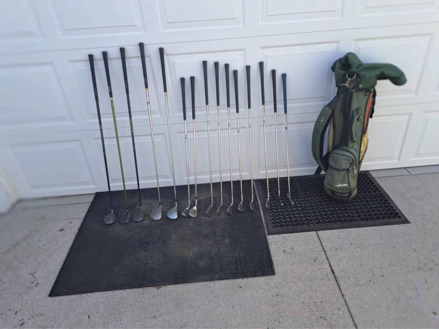 Set of Golf Clubs with Bag