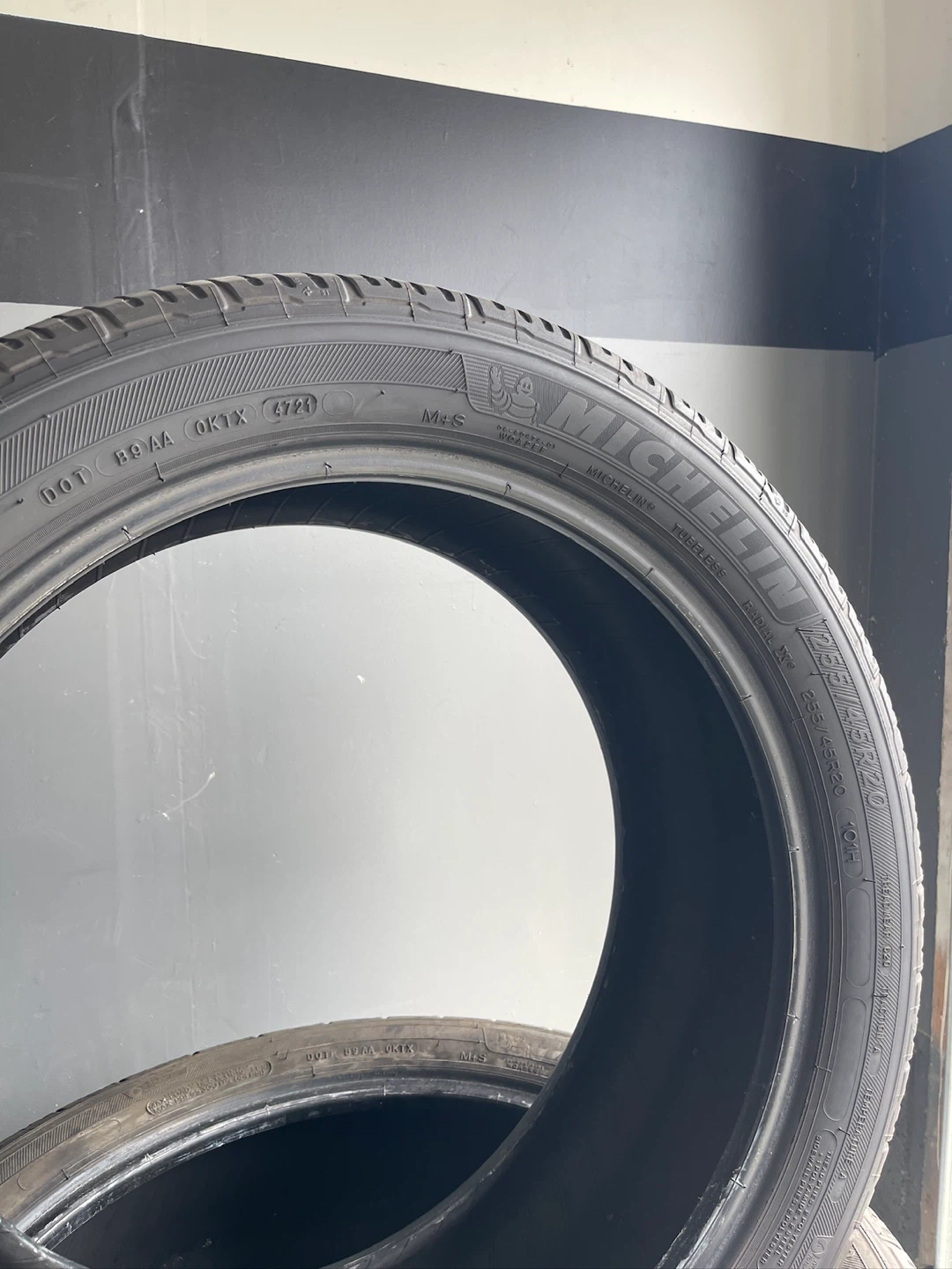 Michelin - 255/45R20 - All Season Tires - photo 4