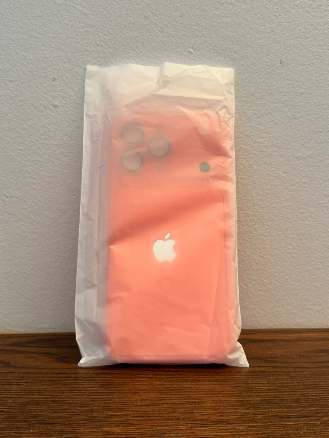 Orange Iphone 15 pro max case - photo 2