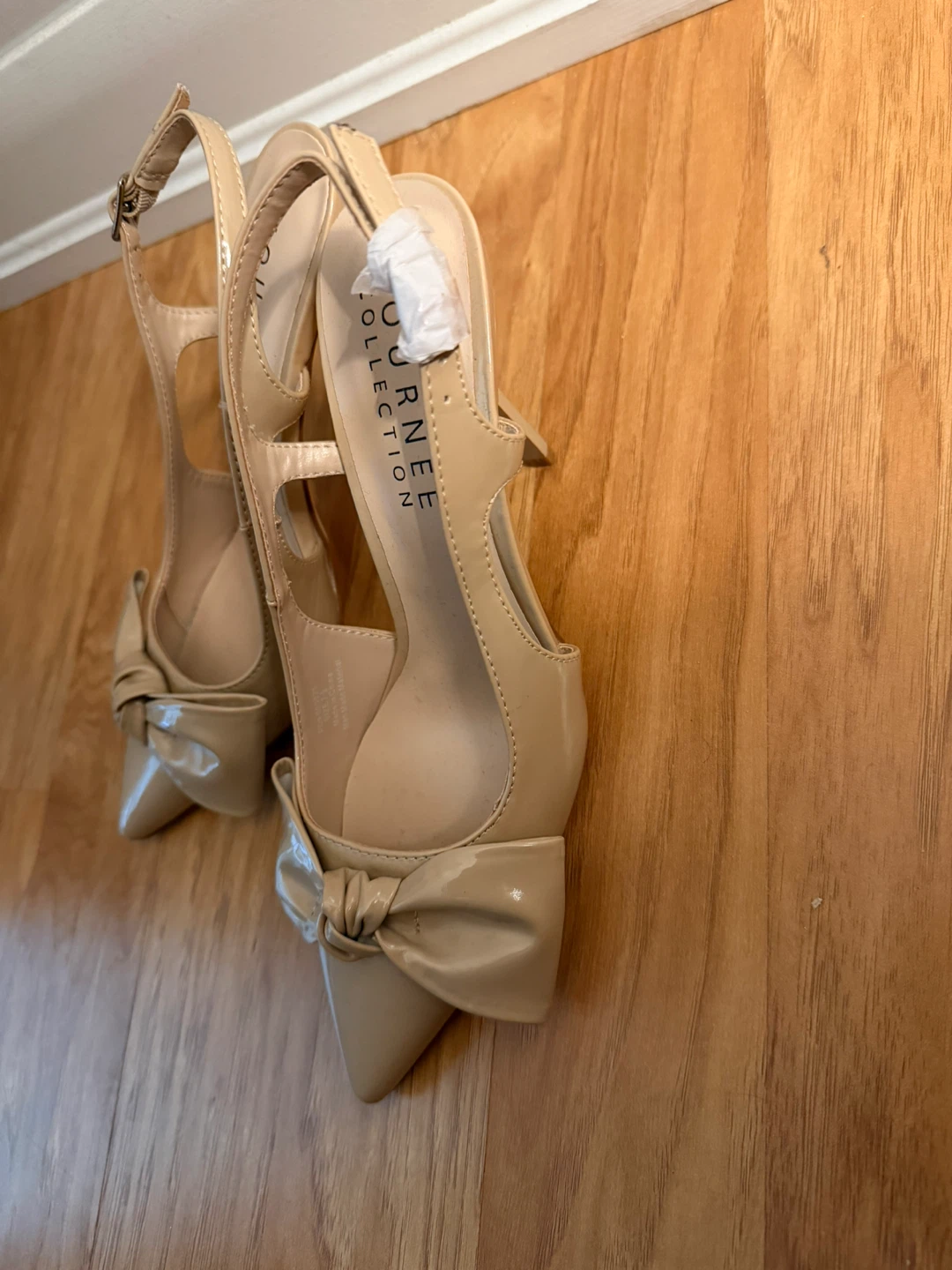 Journee Collection Beige Patent Bow Slingback Heels - photo 2