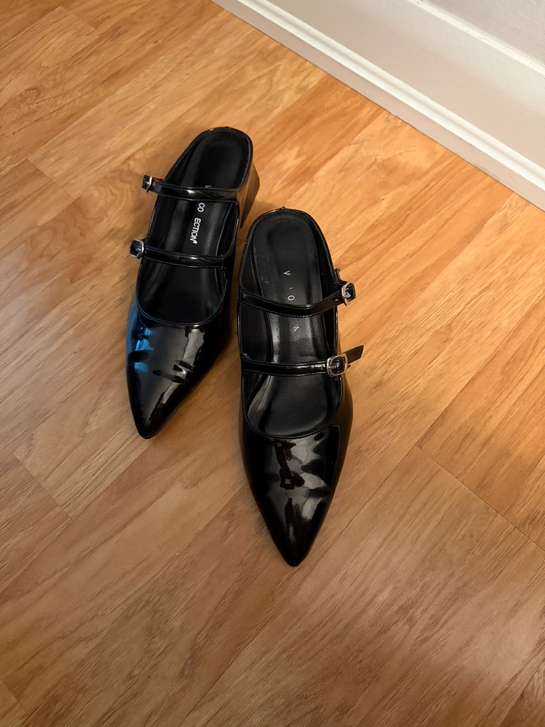 Vizon Collection Black Patent Mules Size 8