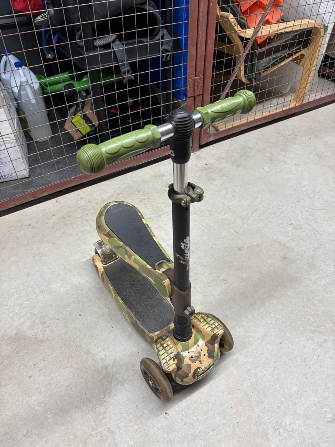 Kids Scooter with Camo Design - photo 4
