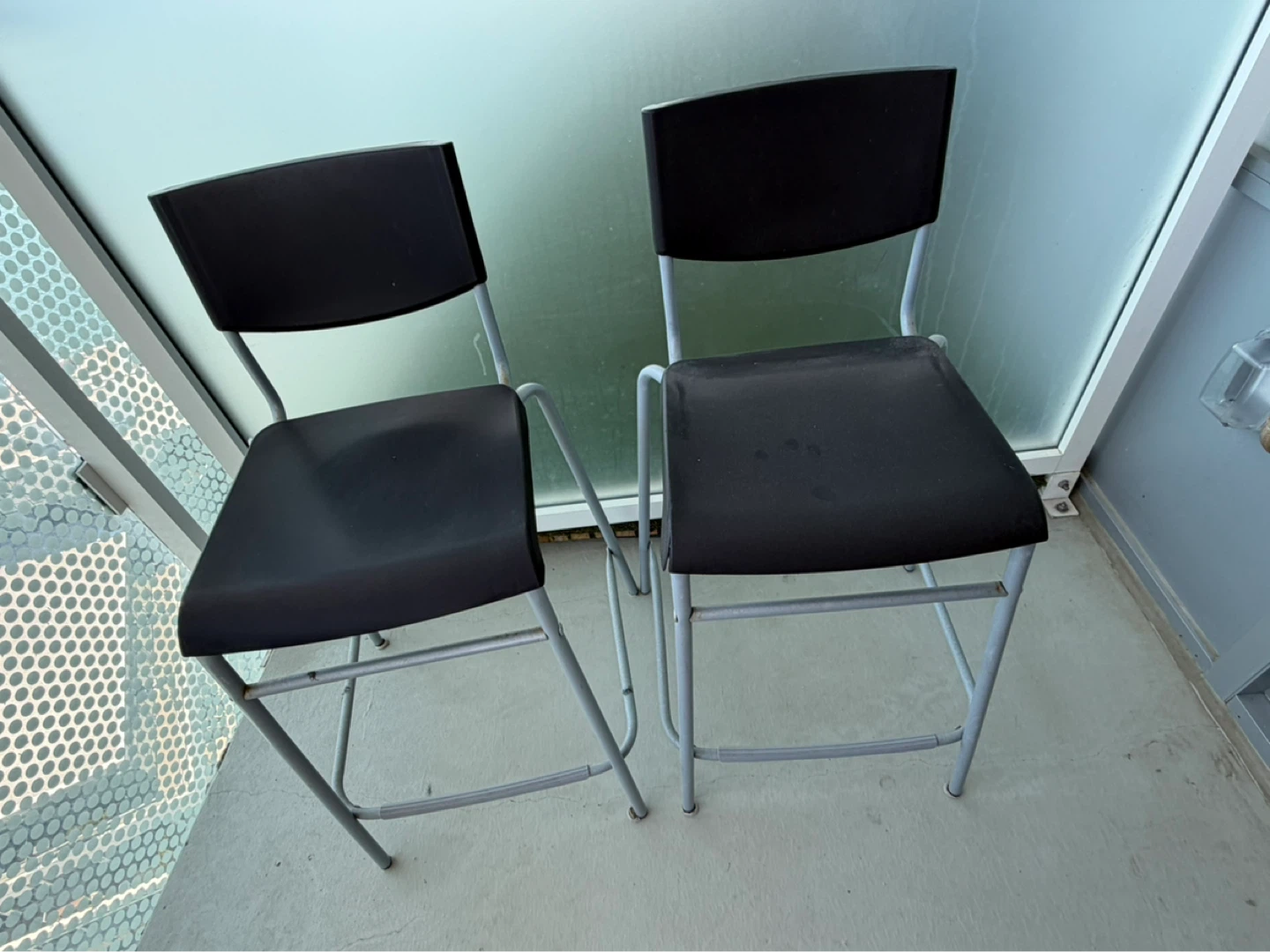 Pair of Black Metal Frame Chairs - photo 4