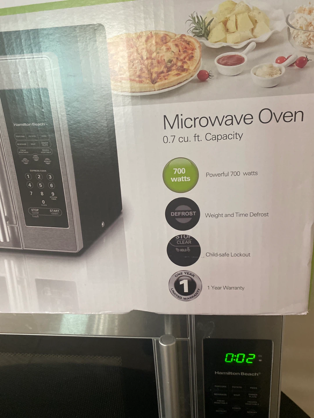 Hamilton Beach Microwave Oven 0.7 cu. ft. 700W - photo 2