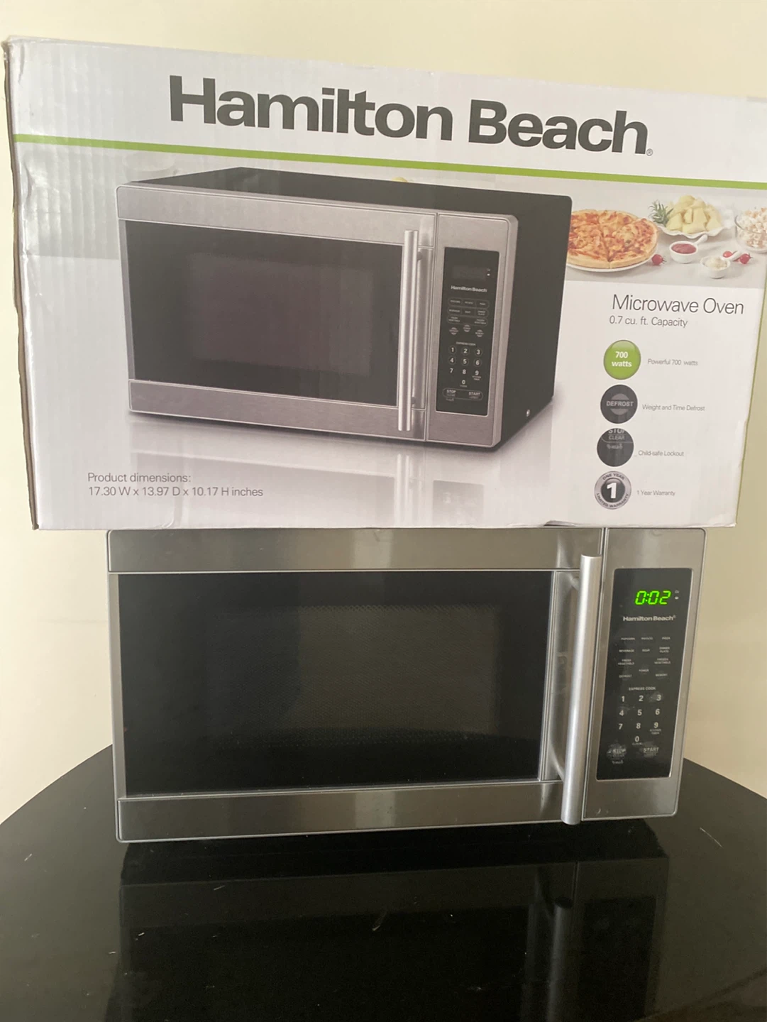 Hamilton Beach Microwave Oven 0.7 cu. ft. 700W