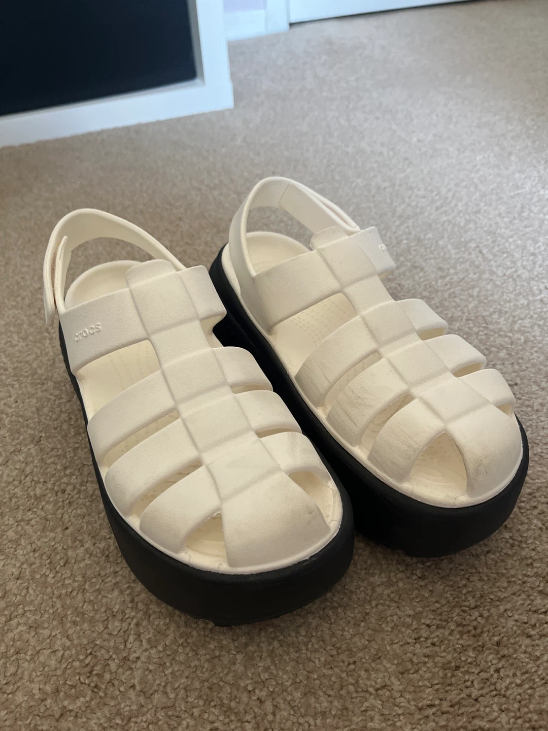 Crocs Women's Platform Sandals Size 6 White/Black