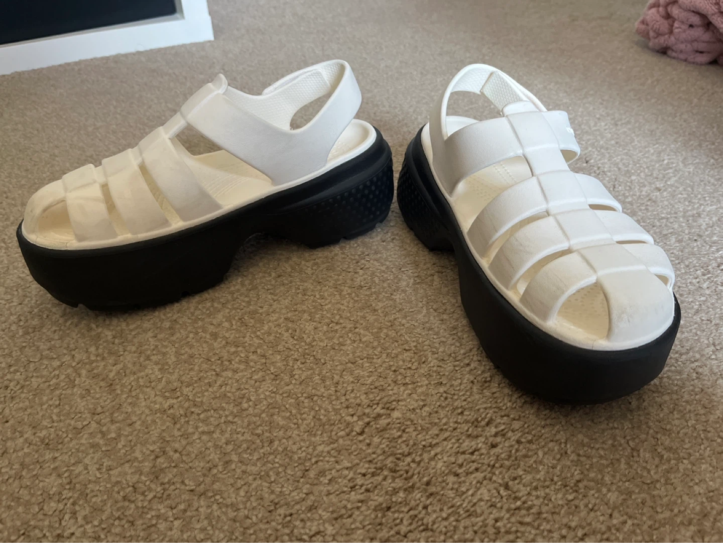 Crocs Women's Platform Sandals Size 6 White/Black - photo 2