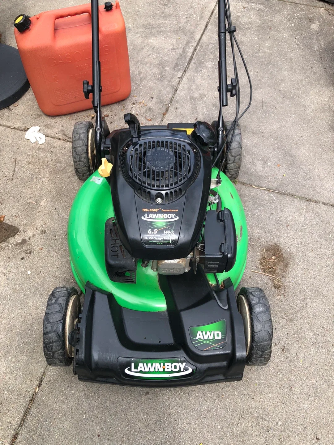 AWD Lawnboy 6.5 hp with rear bag - photo 4