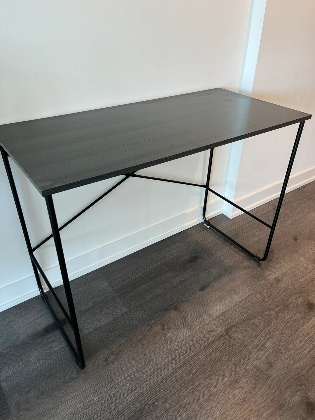 Black Desk
