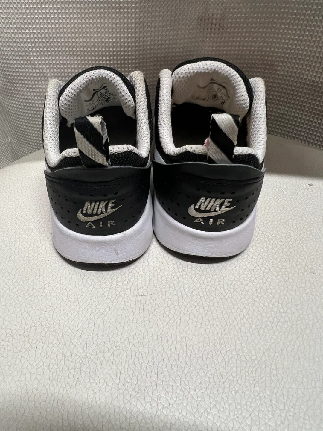Nike Air Max Tavas Toddler Shoes Black White Size 6C - photo 3