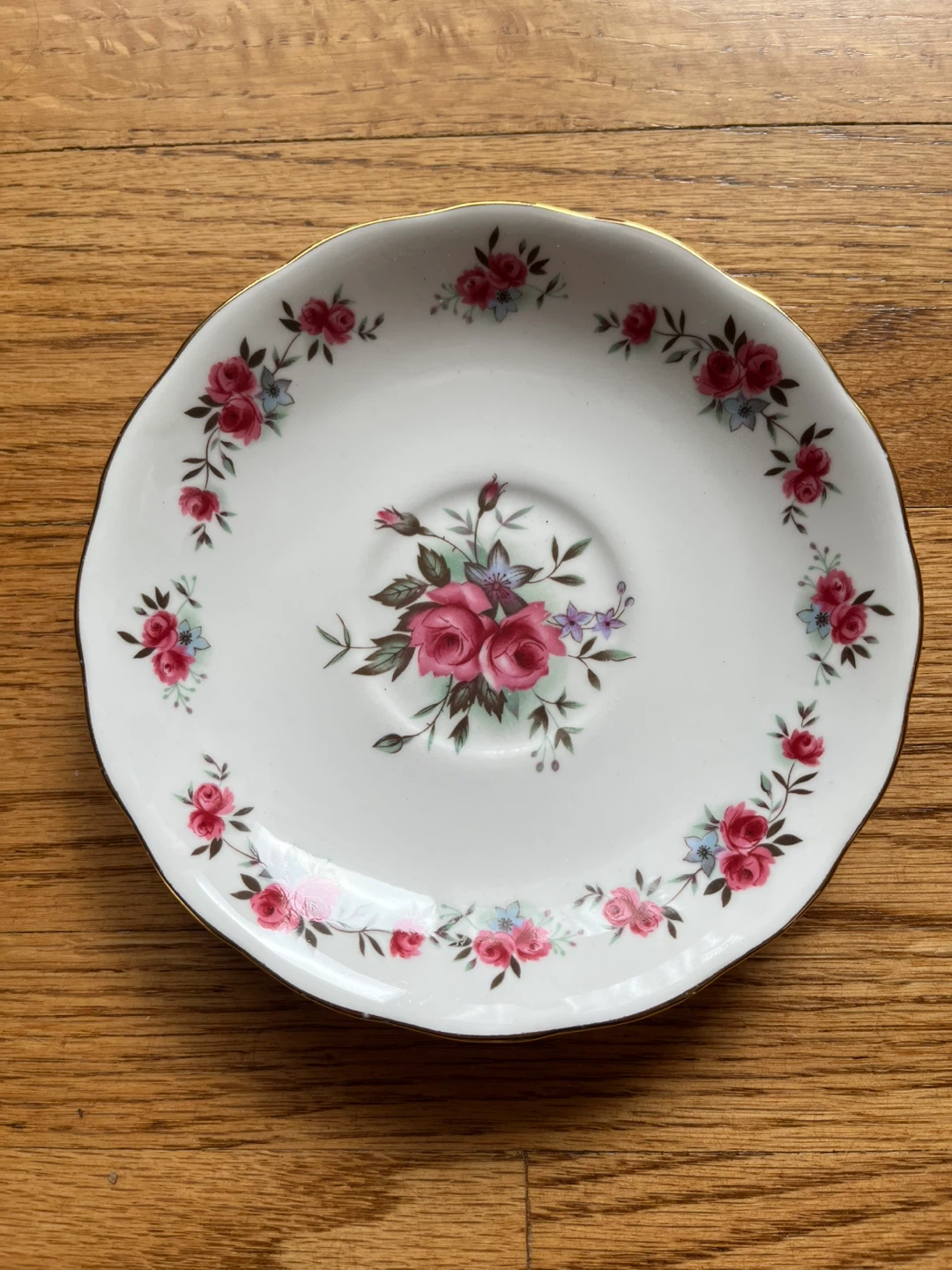 Queen Anne Bone China Teacup and Saucer Set - photo 4