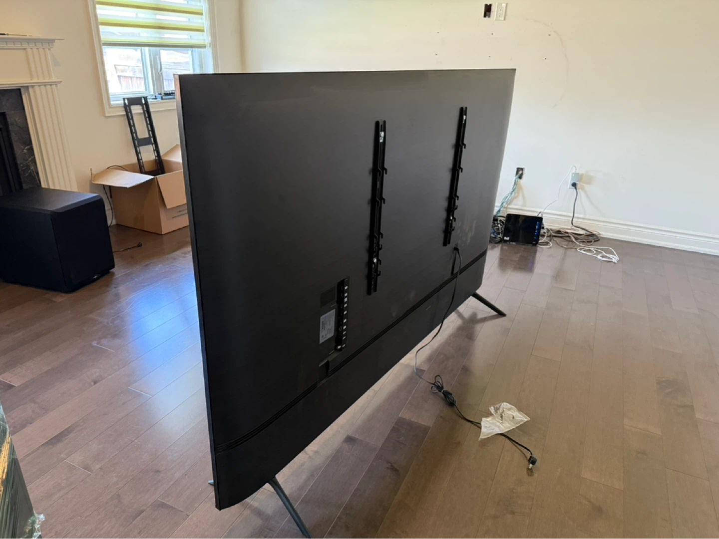 Samsung 86 inch uhd 4K Smart TV - photo 2