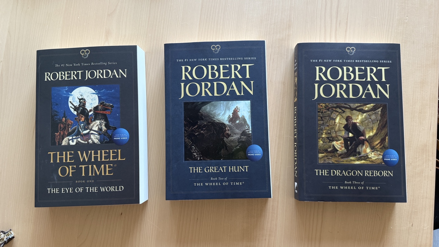 Robert Jordan The Wheel of Time Books 1-3 Slipcase Set - photo 2