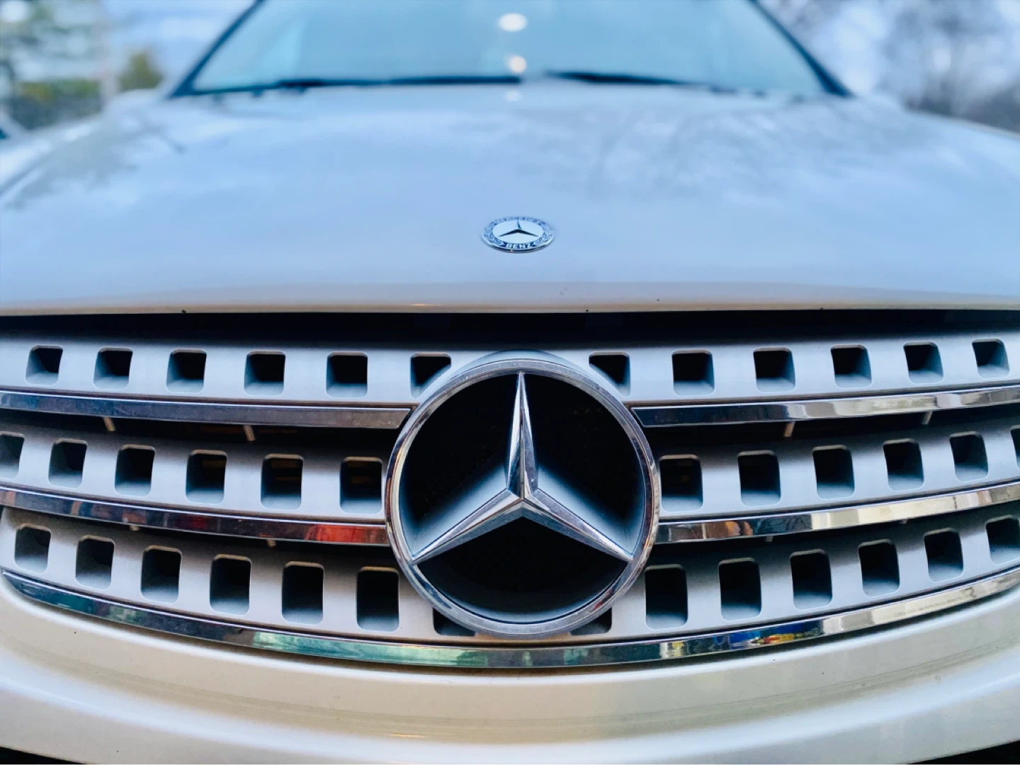White Mercedes-Benz ML 320 CDI 4MATIC SUV