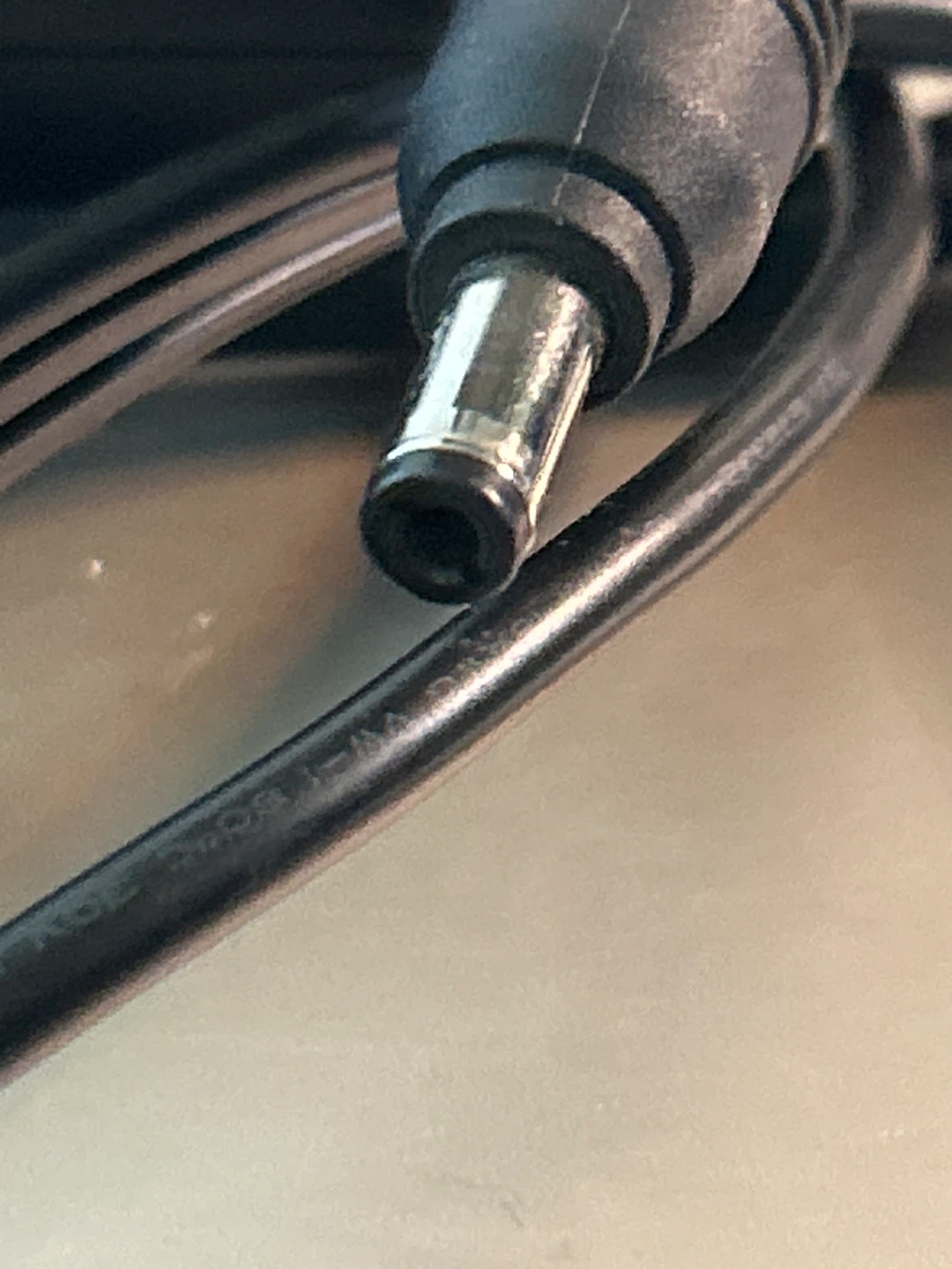Toshiba laptop charger - photo 2