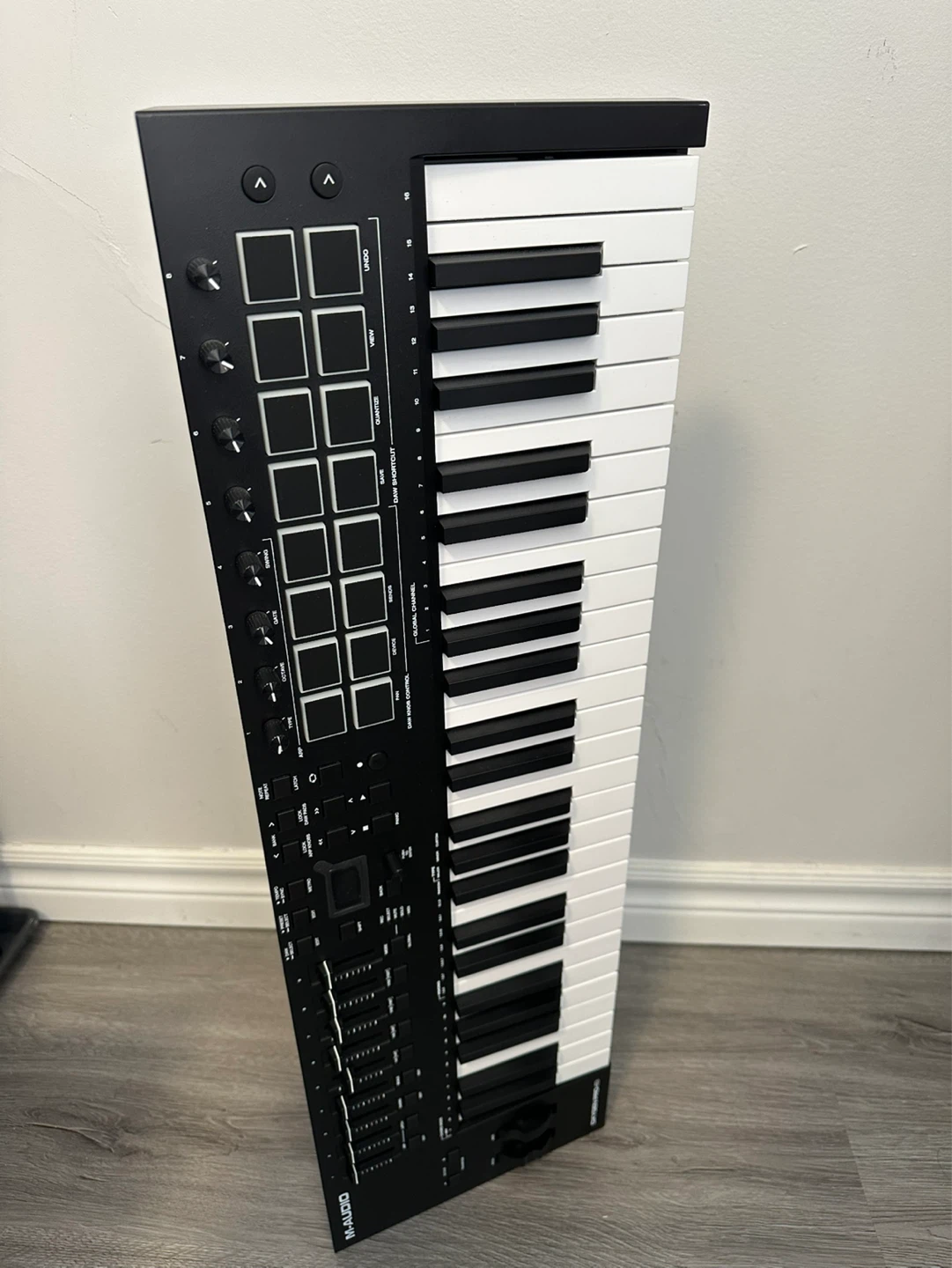 M-Audio Oxygen Pro 49 MIDI Keyboard Controller - photo 3