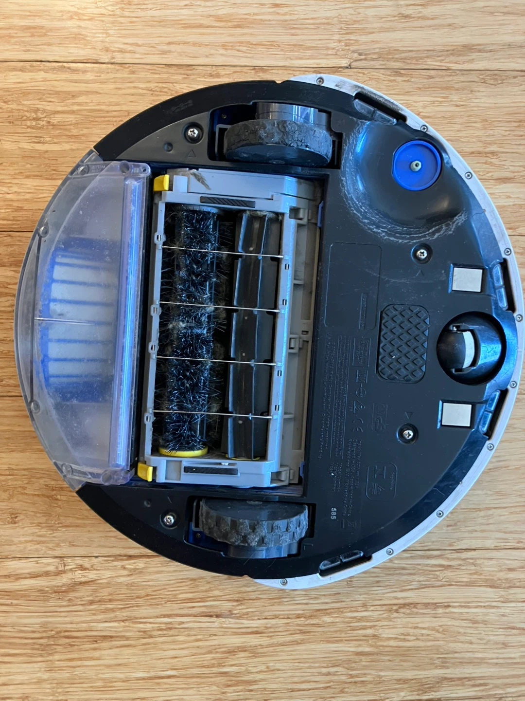 iRobot Roomba Robot Vacuum - photo 3