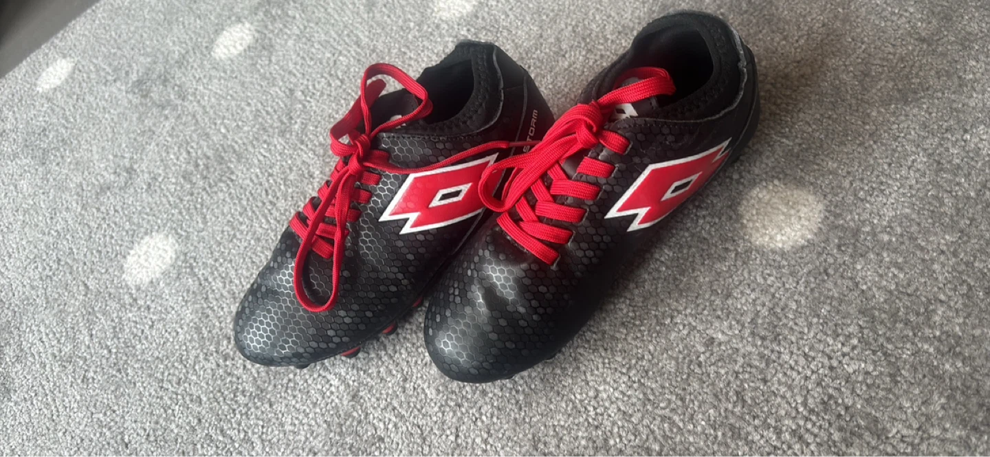 Lotto Soccer Cleats - Black and Red