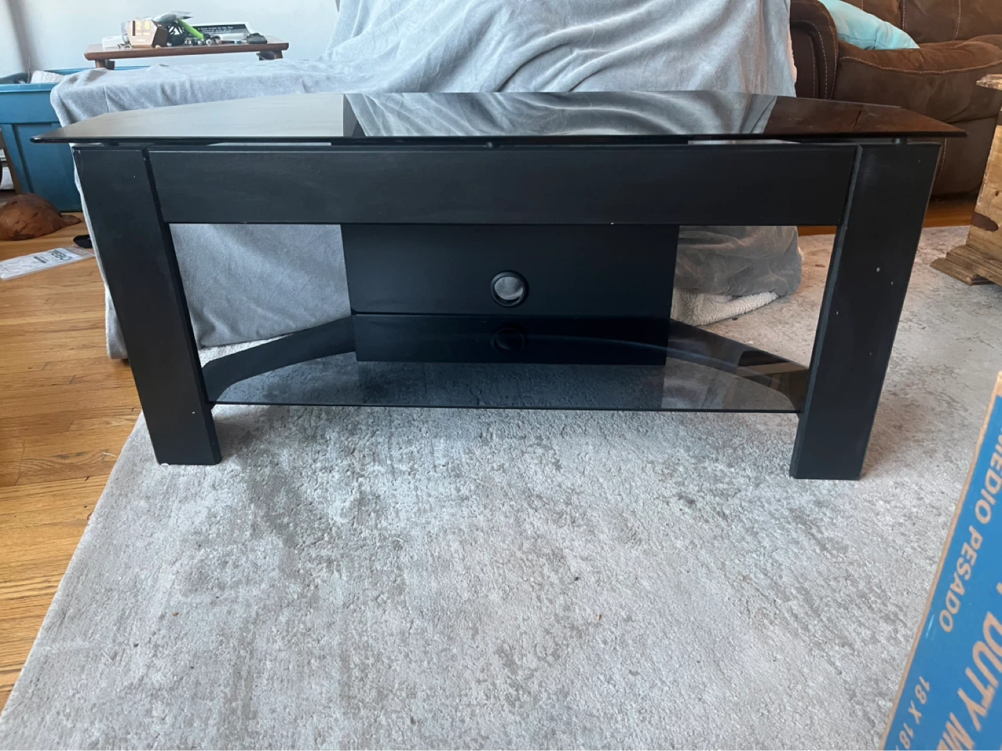 Sonax TV Stand