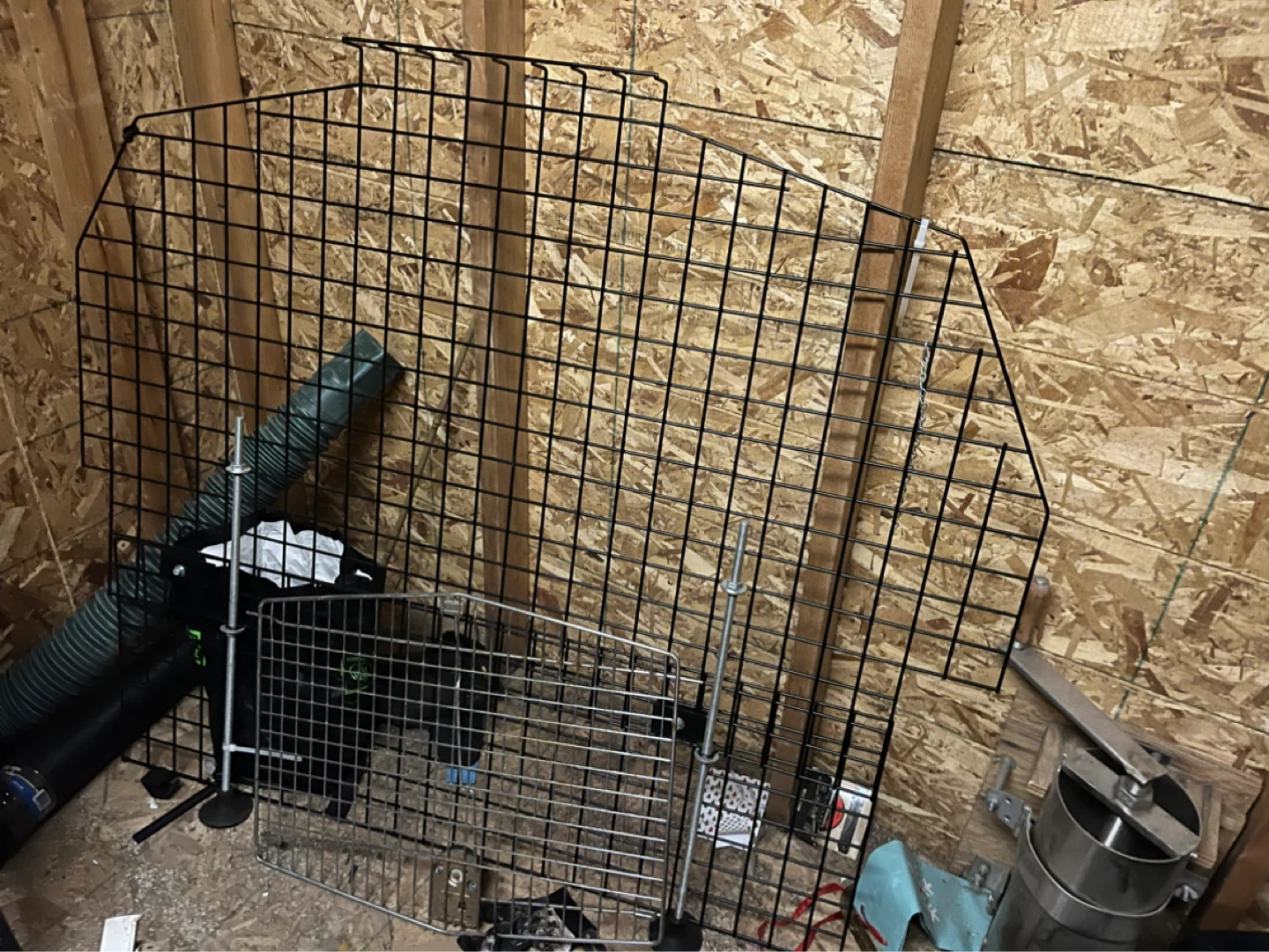 Wire Pet Gate / Barrier for suv or van