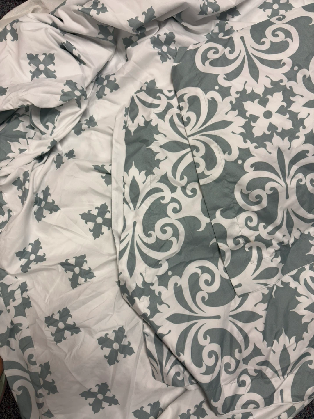 Grey and White Floral Pattern Duvet Cover - photo 2