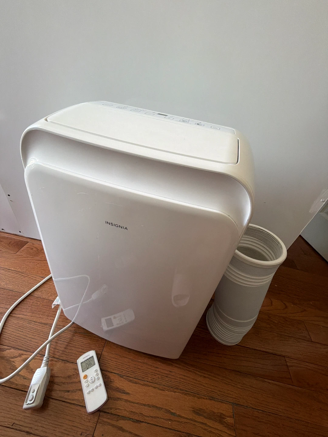 Insignia Portable Air Conditioner - photo 2