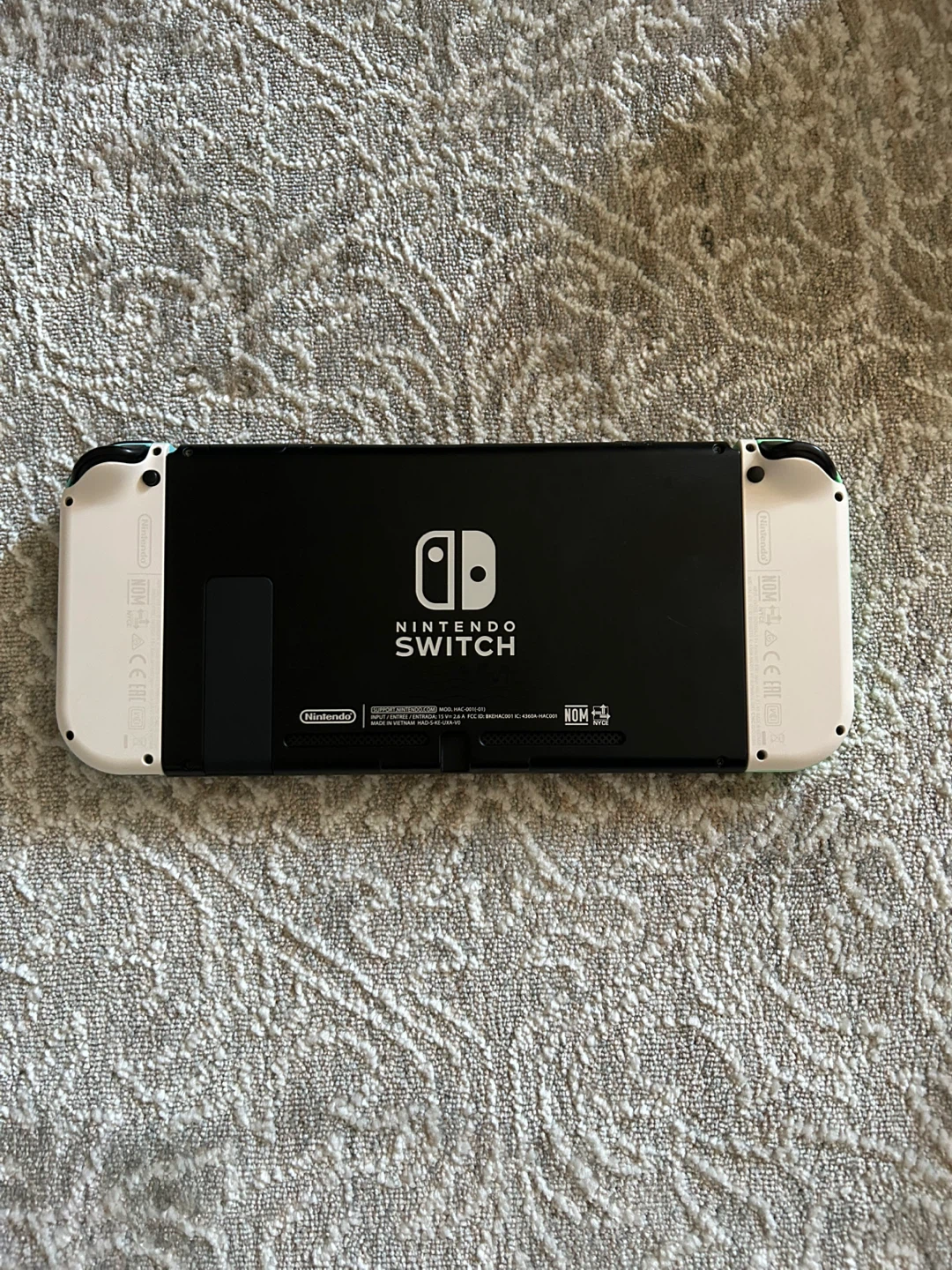 Nintendo Switch Special Edition – Animal Crossing: New Horizons - photo 3