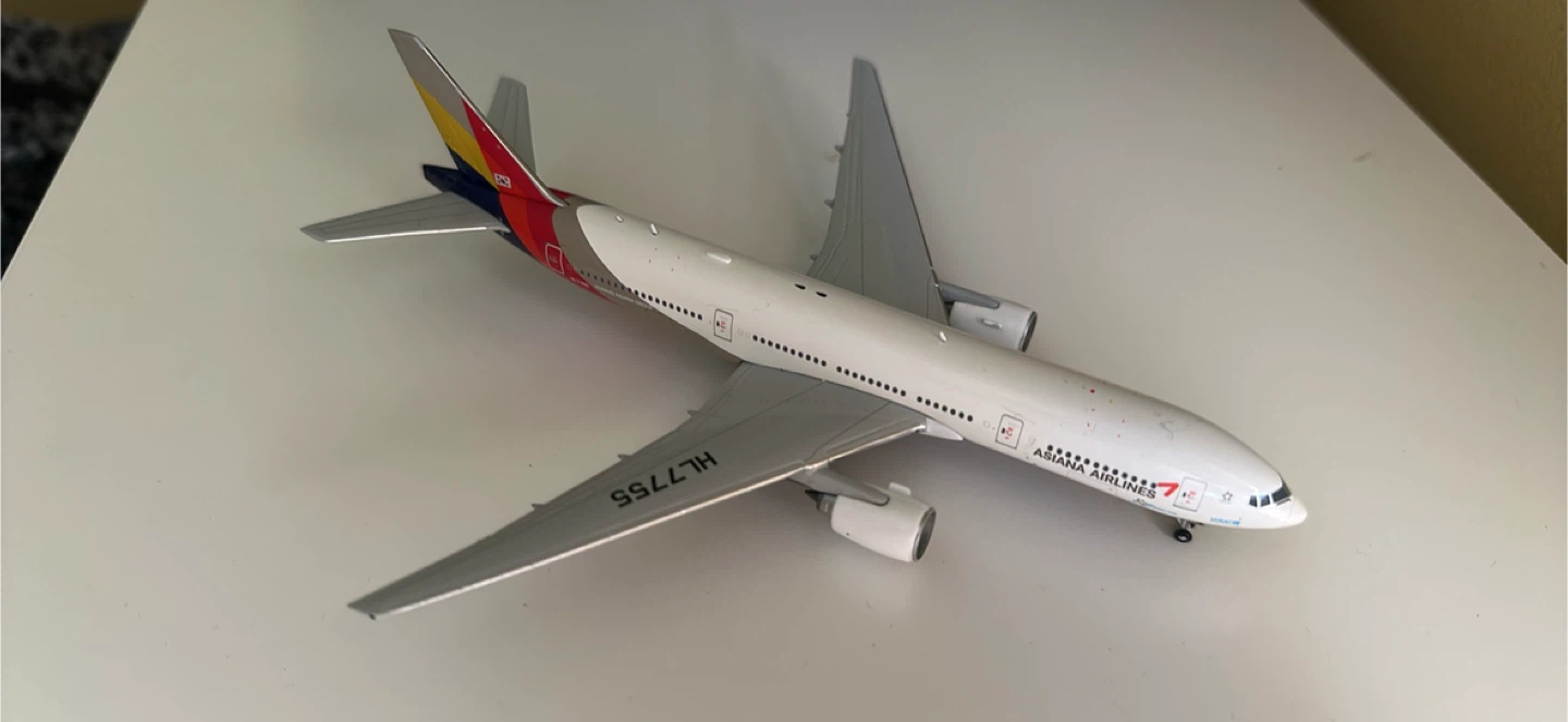 1:400 GeminiJets Asiana B777-200 - photo 3