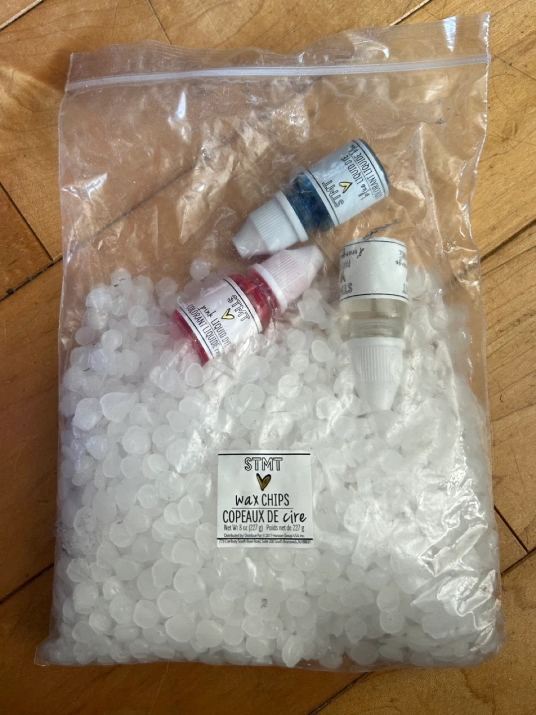 STMT Wax Chips Craft Kit with Dyes