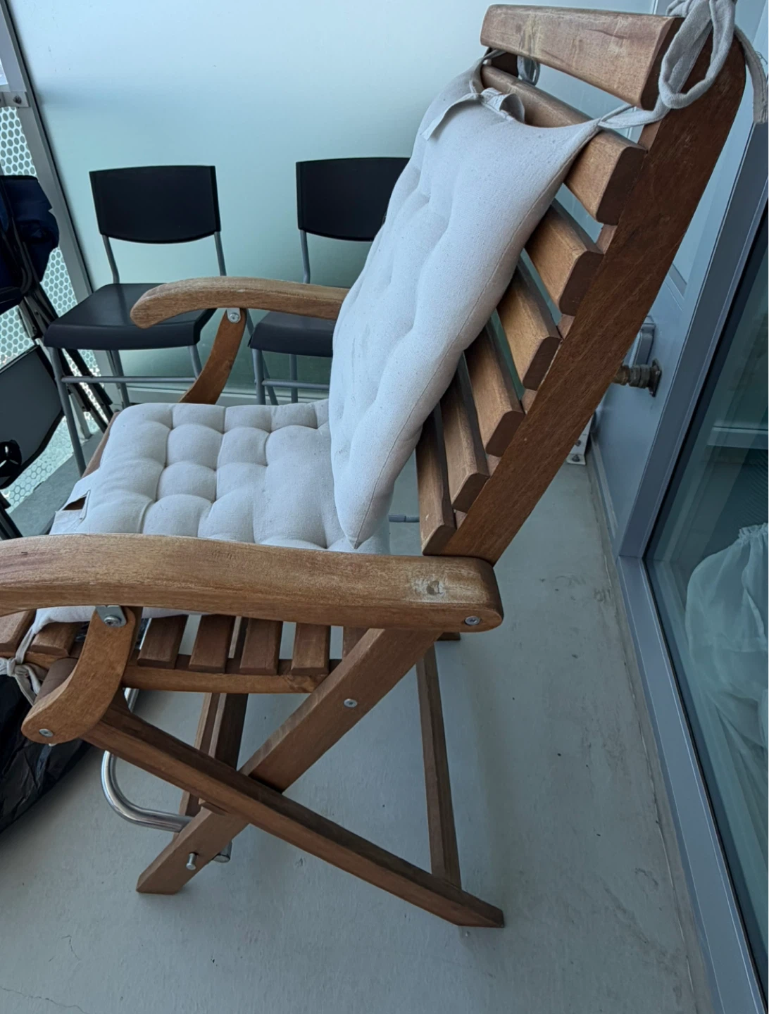 2 Wooden Folding Chairs with Cushions - photo 3