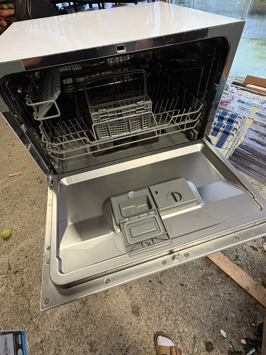 Danby DDW621WOB Countertop Dishwasher - photo 4