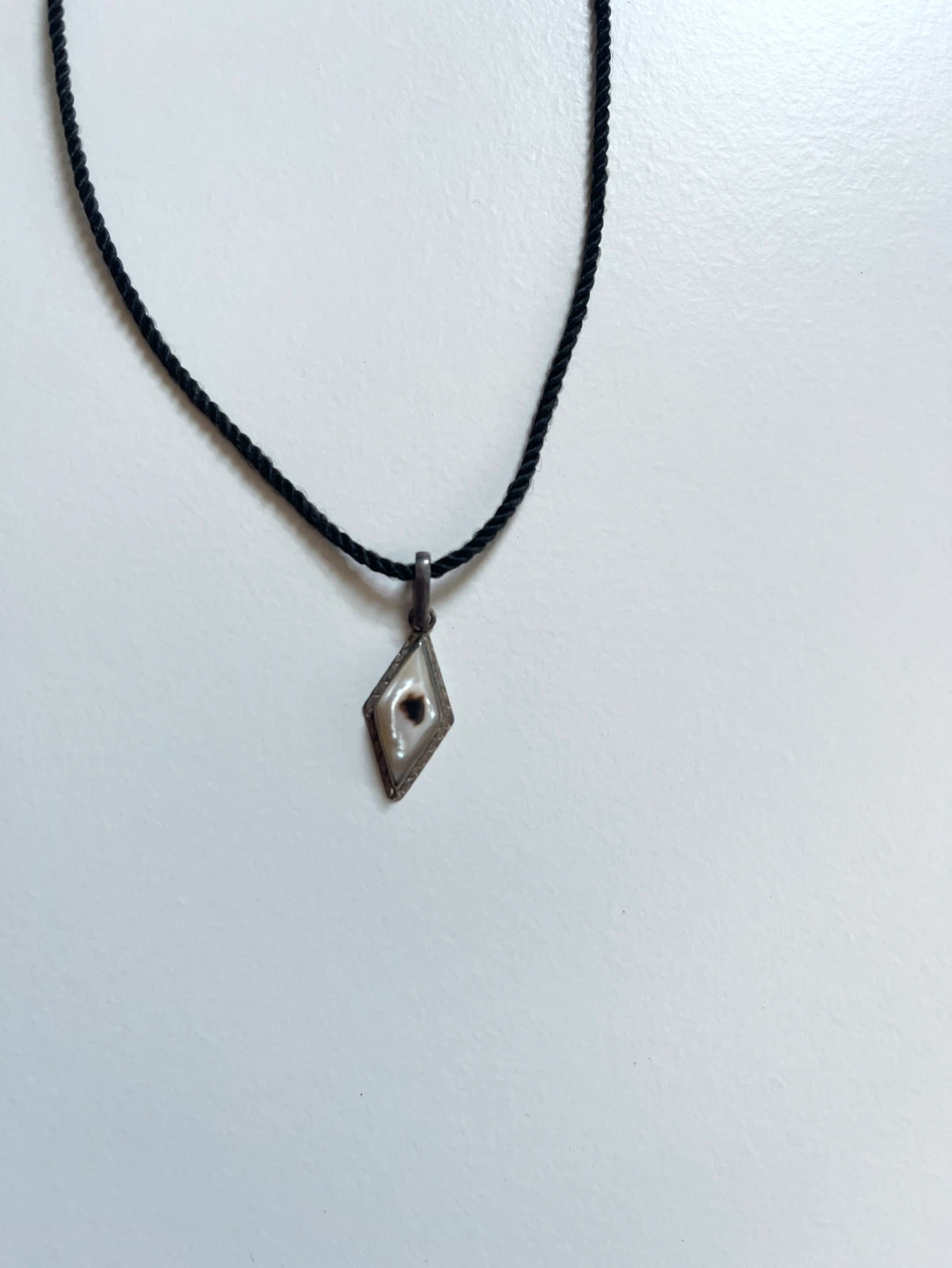 Diamond shape pendant necklace - photo 2